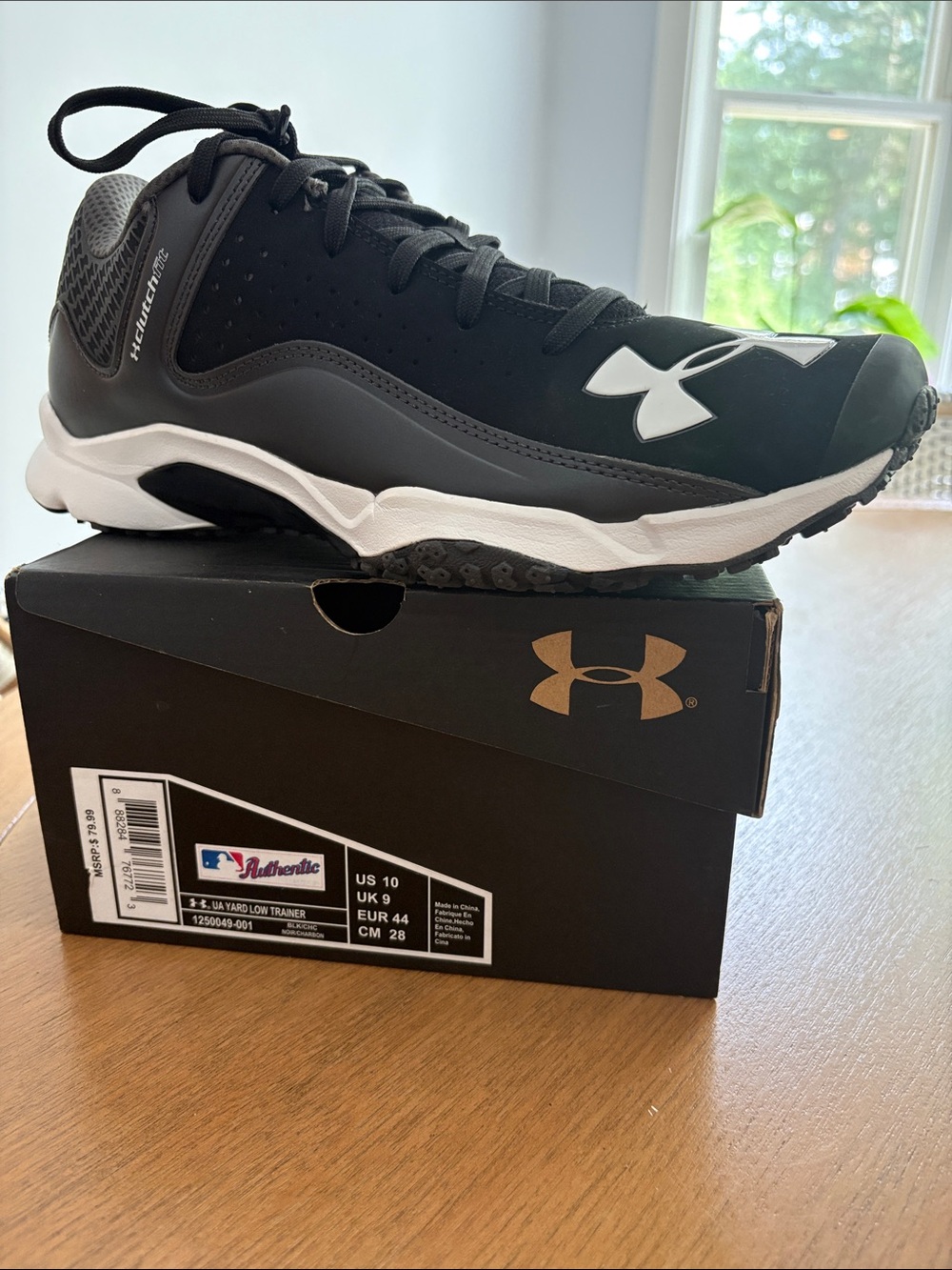 NWT Under Armour Men’s Black and White Baseball ⚾️ Training Shoe size 10